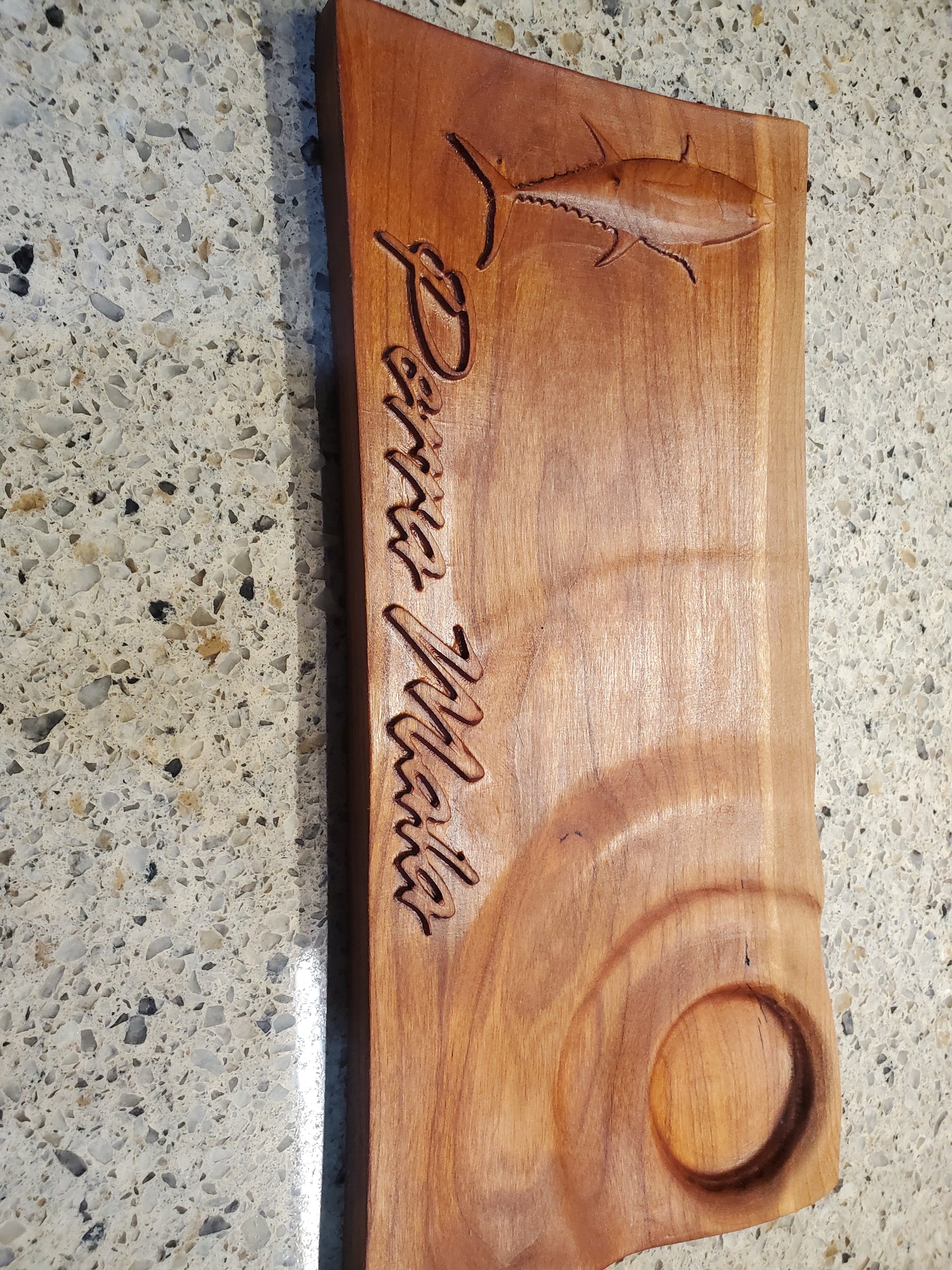 Small 'ripple' sushi tray in solid cherry with yellowfin tuna